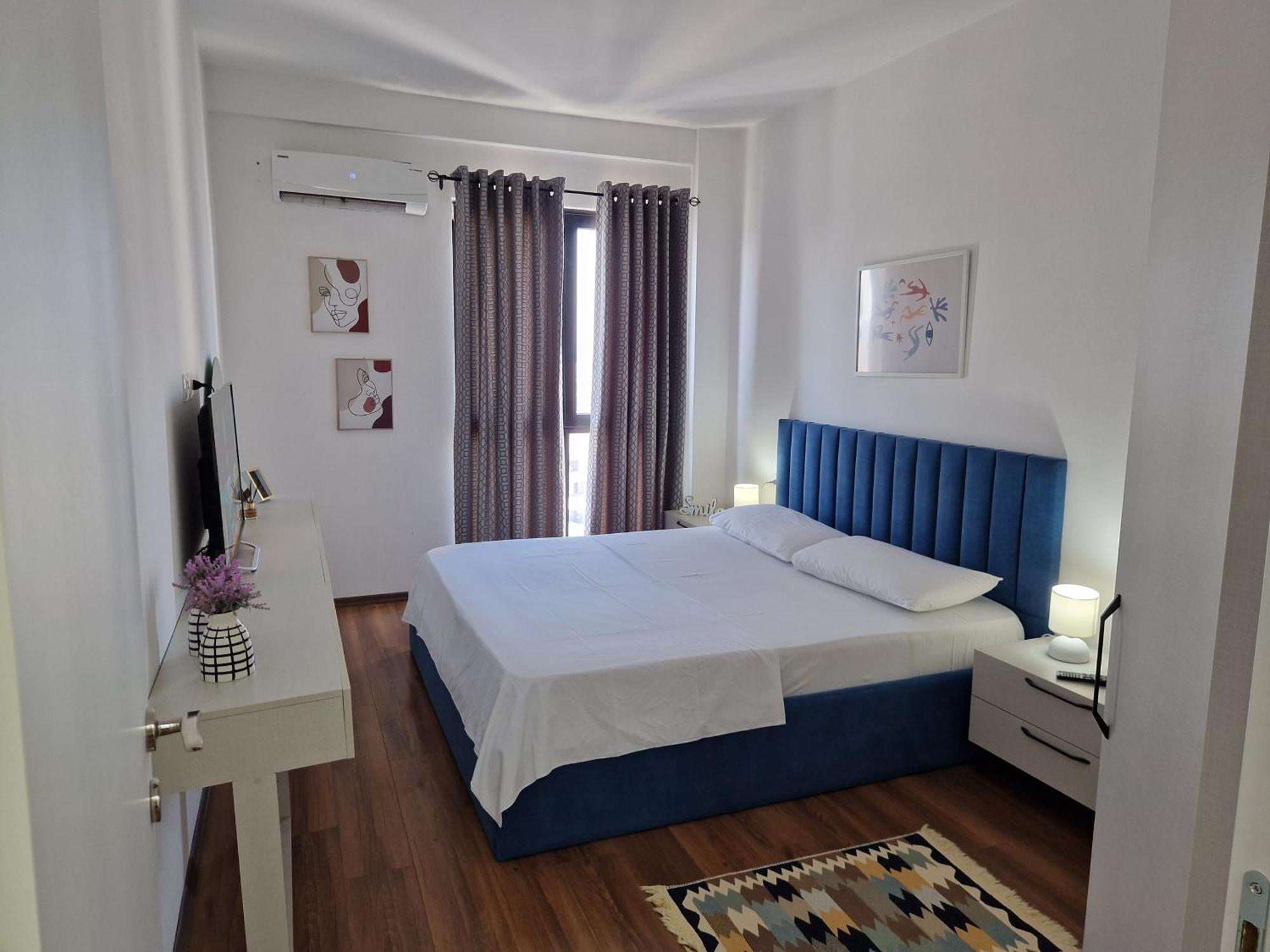 Red & White Palace Apartment Tirana Exterior photo